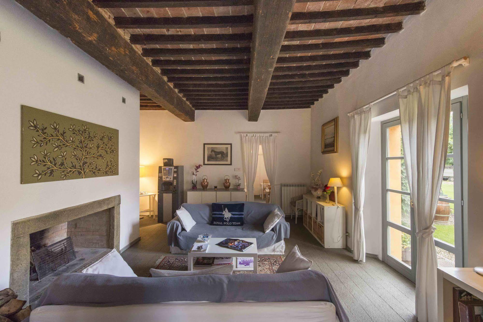 La Scuderia Casa Vacanze Guest House Арецо Екстериор снимка